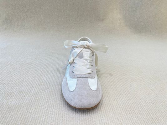 Women comfort and flat sneakers with color bar and lace up running shoes